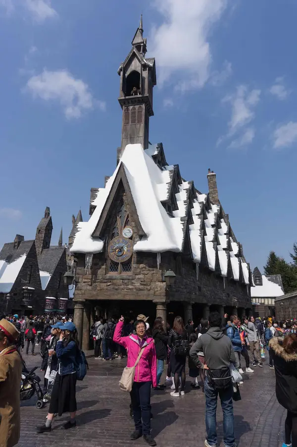 Lyn, Hogsmeade